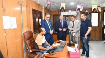 محافظ الفيوم يشدد على تعزيز الخدمات وتوفير مياه شرب نقية للمواطنين خلال جولة في محطة قحافة