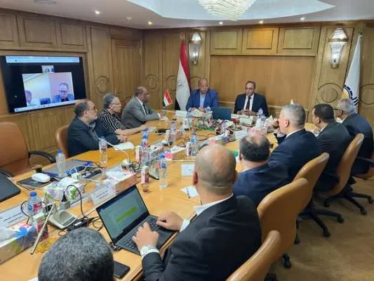 محافظ قنا يعلن عن خطة طموحة لتنمية متكاملة تربط بين قنا القديمة والجديدة