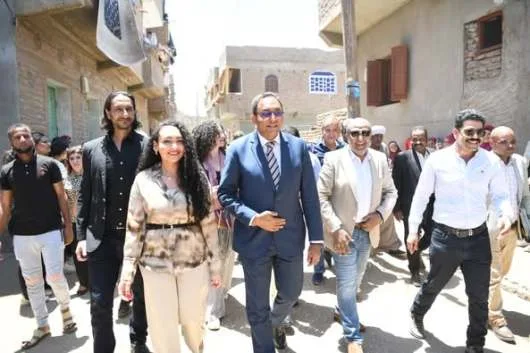 محافظ قنا يدشن المرحلة الثامنة من مشروع “سترة” لتجهيز منازل الأسر الأكثر حاجة في قوص. محافظ قنا يدشن المرحلة الثامنة من مشروع “سترة” لتجهيز منازل الأسر الأكثر حاجة في قوص.