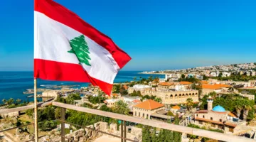 الخارجية الأمريكية تطلب من عائلات وموظفي الحكومة غير الضروريين مغادرة لبنان.