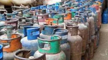 إلقاء القبض على صاحب مستودع متورط في بيع 700 أسطوانة غاز في السوق السوداء