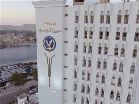إطلاق سراح شقيقين بكفالة بعد توجيه اتهامات لهما بالاعتداء على سيدة سودانية في أسوان