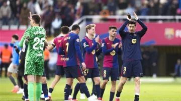 مدافع برشلونة ينفي شائعات الانتقال