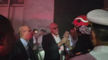 محافظ القليوبية ورئيس الأمن يراقبان جهود إخماد حريق مصنع ميدان الحادثة في القناطر الخيرية