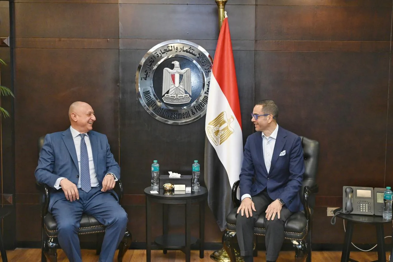 وزير الاستثمار يجتمع مع مسؤولي شركة آبل العالمية لاستكشاف فرص الاستثمار في السوق المصري وزير الاستثمار يجتمع مع مسؤولي شركة آبل العالمية لاستكشاف فرص الاستثمار في السوق المصري