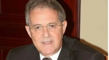 نائب رئيس المصرف المتحد السابق: انخفاض الدولار عالميًا لن يؤثر على السوق المحلية.. والديون الأميركية سبب توقعات التراجع