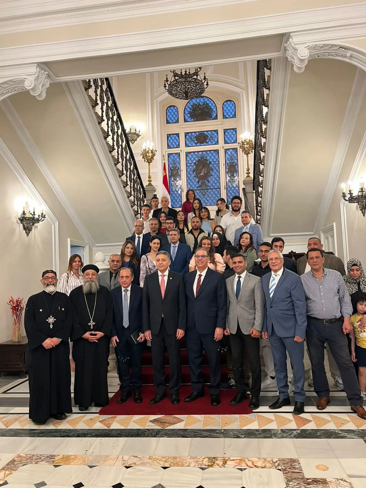 نائب وزير الخارجية يجتمع مع مجموعة من أفراد الجالية المصرية في اليونان نائب وزير الخارجية يجتمع مع مجموعة من أفراد الجالية المصرية في اليونان