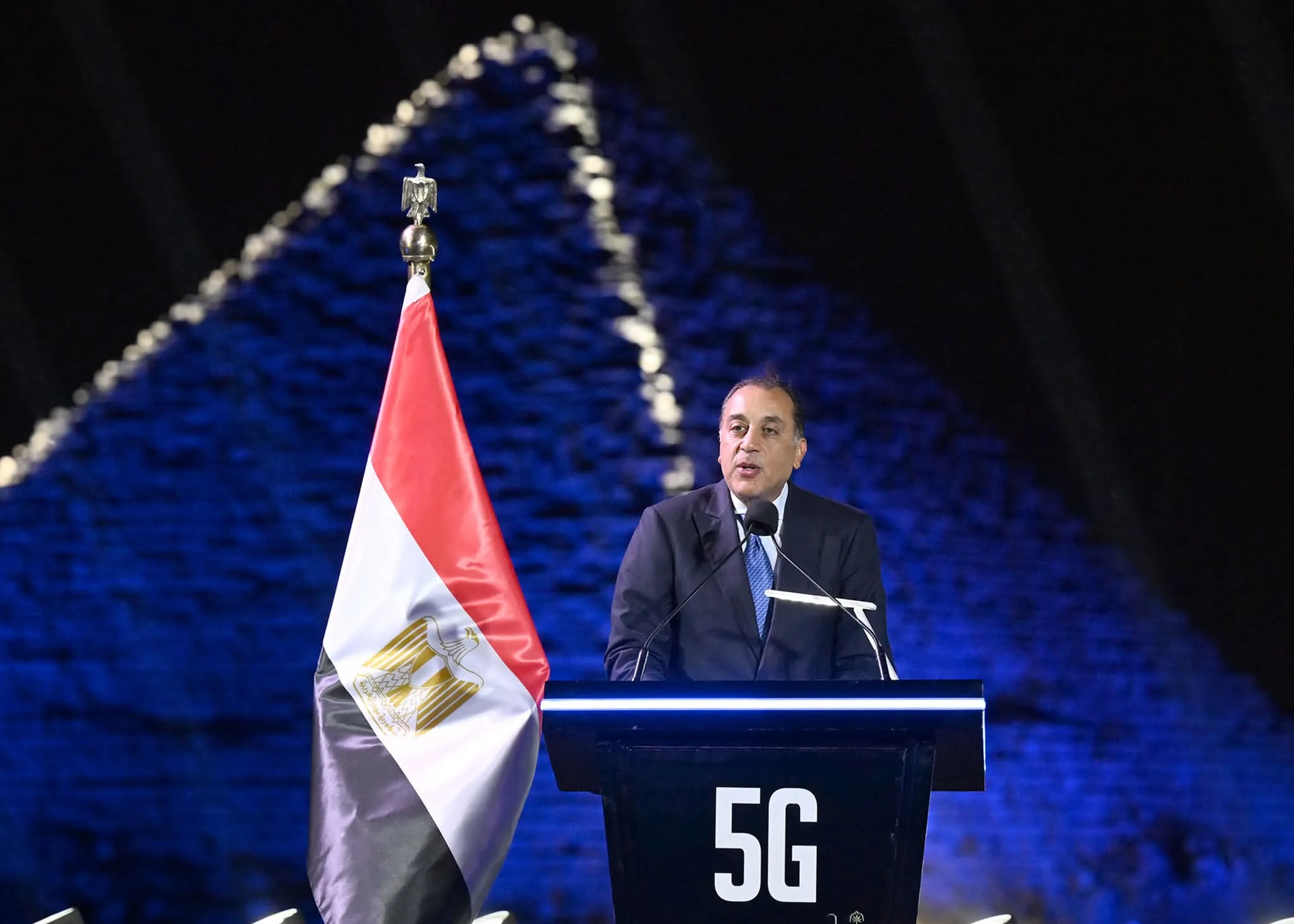 “مدبولي”: الجيل الخامس يمثل تقدمًا نحو “مصر الرقمية” وتمكين الشباب وتعزيز الاقتصاد المعرفي