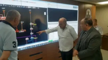 وزير الكهرباء يزور مركز التحكم بشرق الإسكندرية ويشدد على استقرار الشبكة رغم زيادة الأحمال خلال عيد الأضحى.