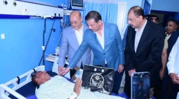 وزير الزراعة يتفقد المسؤول عن حماية الأراضي المتضرر في سوهاج ويقر منح مكافأة وترقية استثنائية تقديرًا لجهوده.