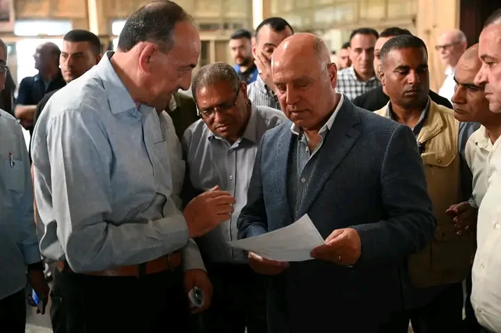 وزير الصناعة والنقل يقوم بزيارات مفاجئة لمحطات القطارات والمترو ويصدر تعليمات عاجلة لتعزيز الخدمة وتسهيل حركة عيد الأضحى.