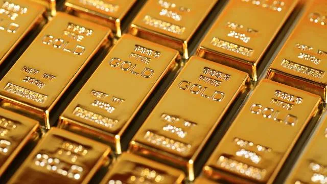 الذهب يتراجع مع انتظار المحادثات بين الولايات المتحدة والصين الذهب يتراجع مع انتظار المحادثات بين الولايات المتحدة والصين
