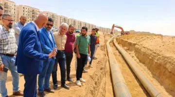 وزير الإسكان يراقب سير مشروعات المرافق الحالية في مدينة العبور الجديدة