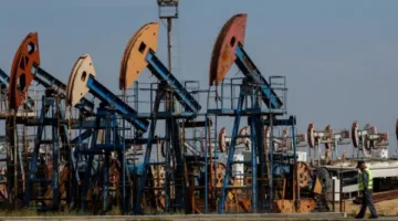 النفط يستمر في تحقيق المكاسب بعد تمديد المفاوضات التجارية بين الولايات المتحدة والصين.