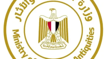وزير السياحة والآثار يراقب سير أعمال غرفة العمليات لتنسيق الحركة السياحية في مصر
