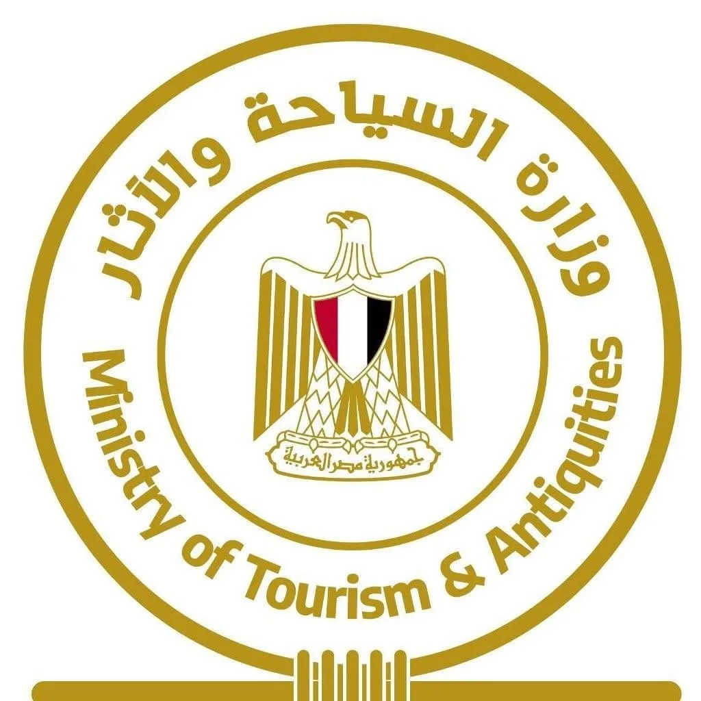 وزير السياحة والآثار يراقب سير أعمال غرفة العمليات لتنسيق الحركة السياحية في مصر وزير السياحة والآثار يراقب سير أعمال غرفة العمليات لتنسيق الحركة السياحية في مصر