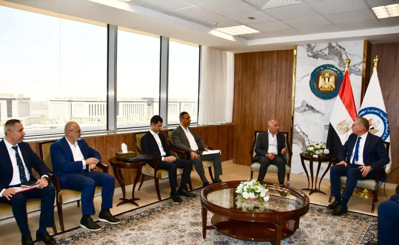 “البترول” تستكشف آفاق استثمار جديدة مع “السويدي إليكتريك” في مجالات التعدين والطاقة المستدامة. “البترول” تستكشف آفاق استثمار جديدة مع “السويدي إليكتريك” في مجالات التعدين والطاقة المستدامة.