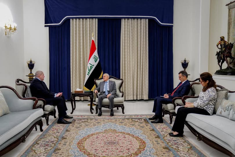 سفير مصر في بغداد يلتقي مع الرئيس العراقي لمناقشة المستجدات الإقليمية سفير مصر في بغداد يلتقي مع الرئيس العراقي لمناقشة المستجدات الإقليمية