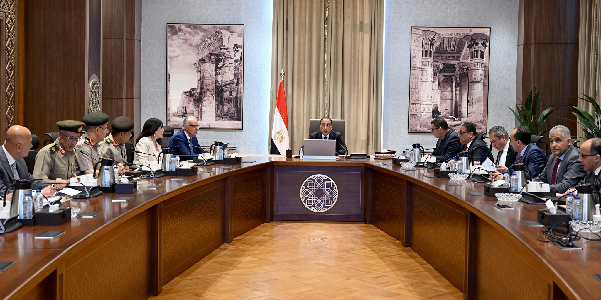 رئيس الوزراء: نهدف إلى نقل وتوطين التقنيات الحديثة لمحطات تحلية المياه والصناعات المرتبطة بها بالتعاون مع القطاع الخاص. رئيس الوزراء: نهدف إلى نقل وتوطين التقنيات الحديثة لمحطات تحلية المياه والصناعات المرتبطة بها بالتعاون مع القطاع الخاص.