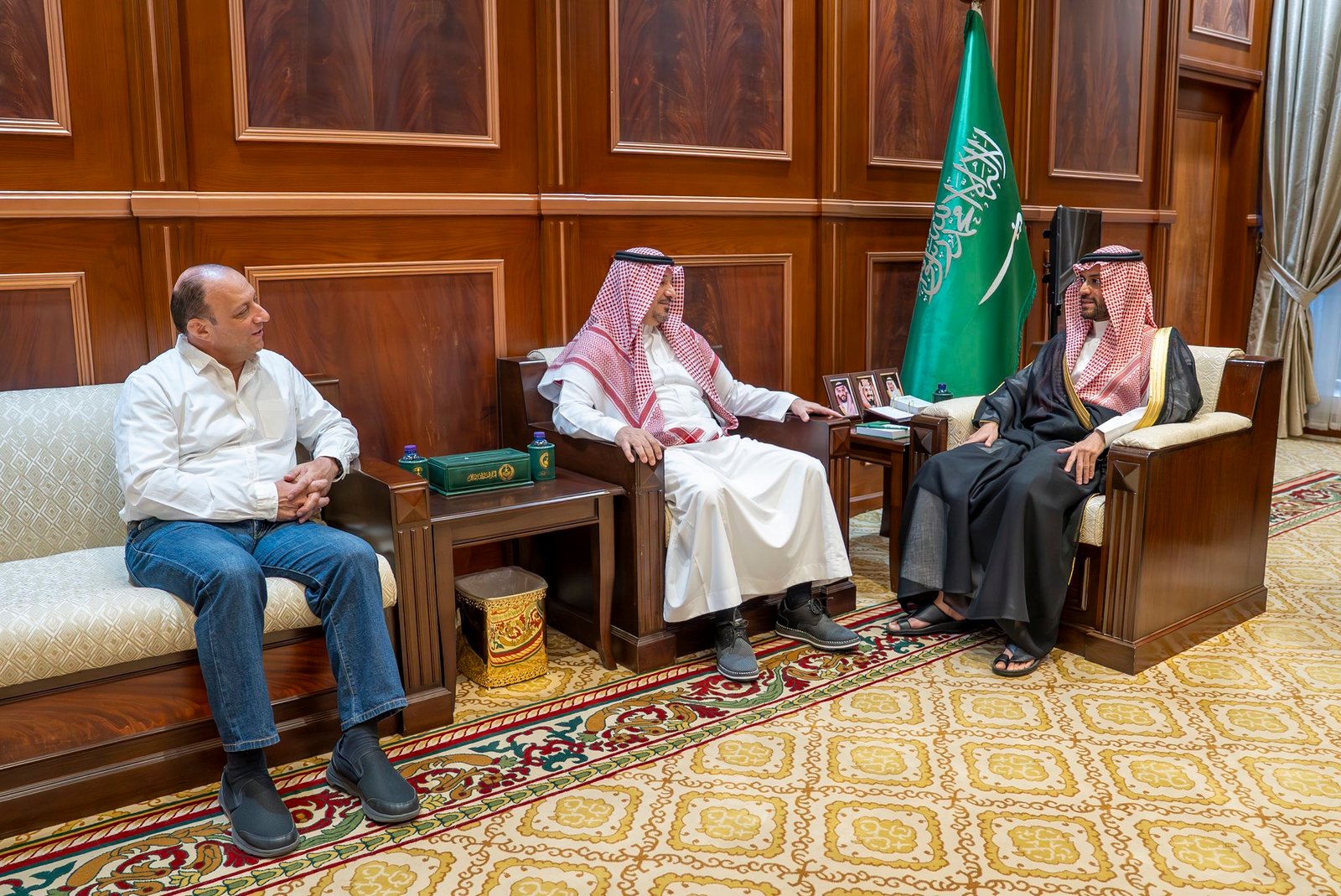 نائب أمير حائل يتفقد التحضيرات الأخيرة لبطولة حائل للدرفت 2025