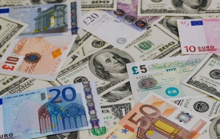 أسعار الصرف للعملات العربية والأجنبية لدى البنك المركزي بتاريخ 18 يونيو 2025