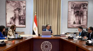رئيس الوزراء يشرف على مشروعات البحر الأحمر ويأمر بتحسين كفاءة محطة مياه اليسر