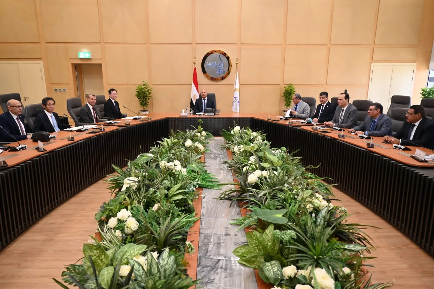 وزير النقل يجتمع بالرئيس التنفيذي لشركة ميتسوبيشي ماشينيري اليابانية لمناقشة تعزيز التعاون في مترو الأنفاق وزير النقل يجتمع بالرئيس التنفيذي لشركة ميتسوبيشي ماشينيري اليابانية لمناقشة تعزيز التعاون في مترو الأنفاق