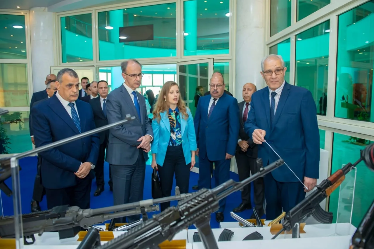 وزير الدولة للإنتاج الحربي يستقبل رئيس وزراء صربيا لمناقشة سبل تعزيز التعاون المشترك. وزير الدولة للإنتاج الحربي يستقبل رئيس وزراء صربيا لمناقشة سبل تعزيز التعاون المشترك.