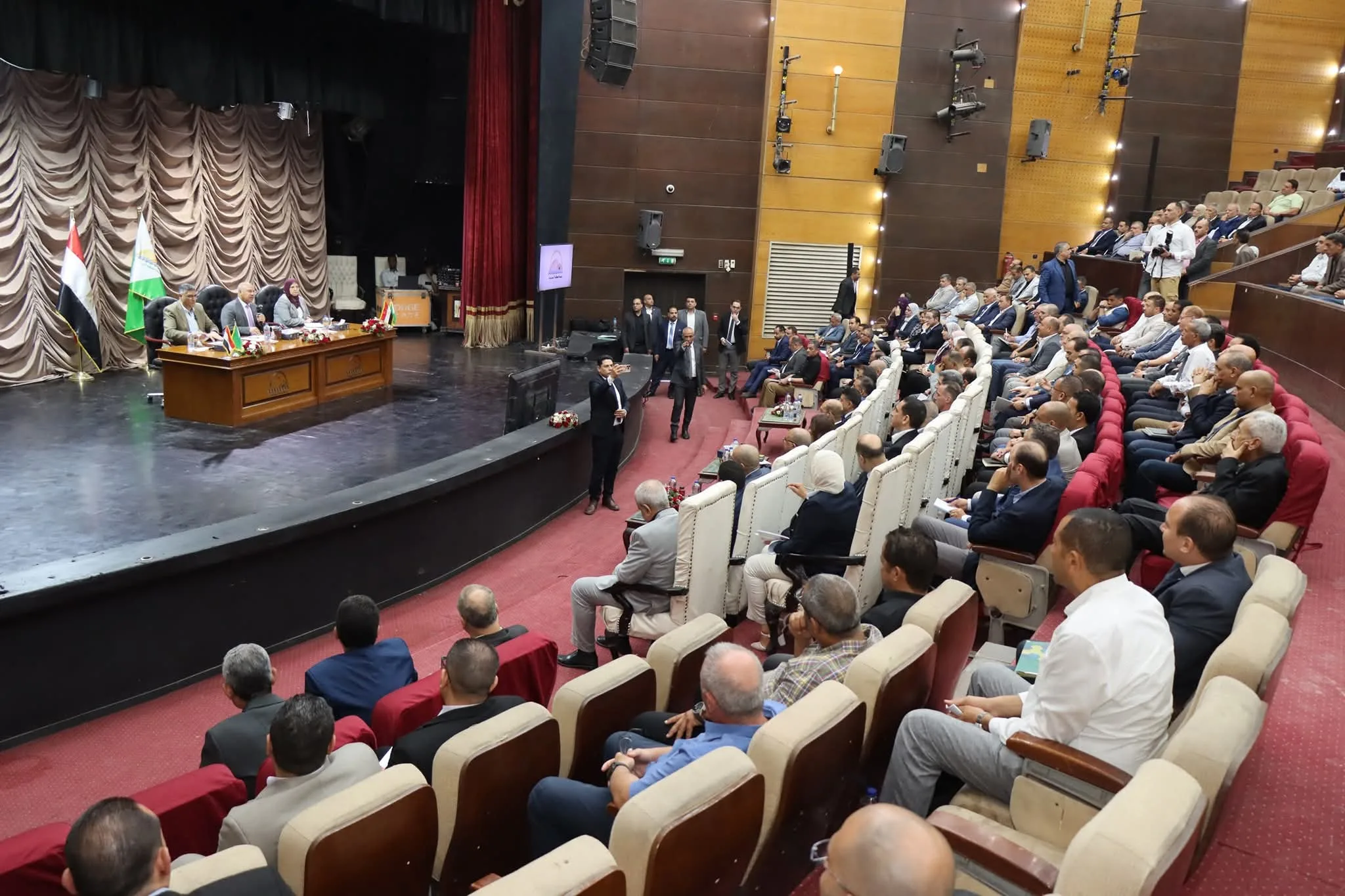 وزير الصناعة يعلن عن انطلاق تنفيذ خطة شاملة لتطوير المنطقة الصناعية في أبو رواش بداية يوليو