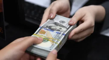 قفزة غير مسبوقة في تحويلات المصريين المقيمين بالخارج تصل إلى 29.4 مليار دولار خلال عشرة أشهر
