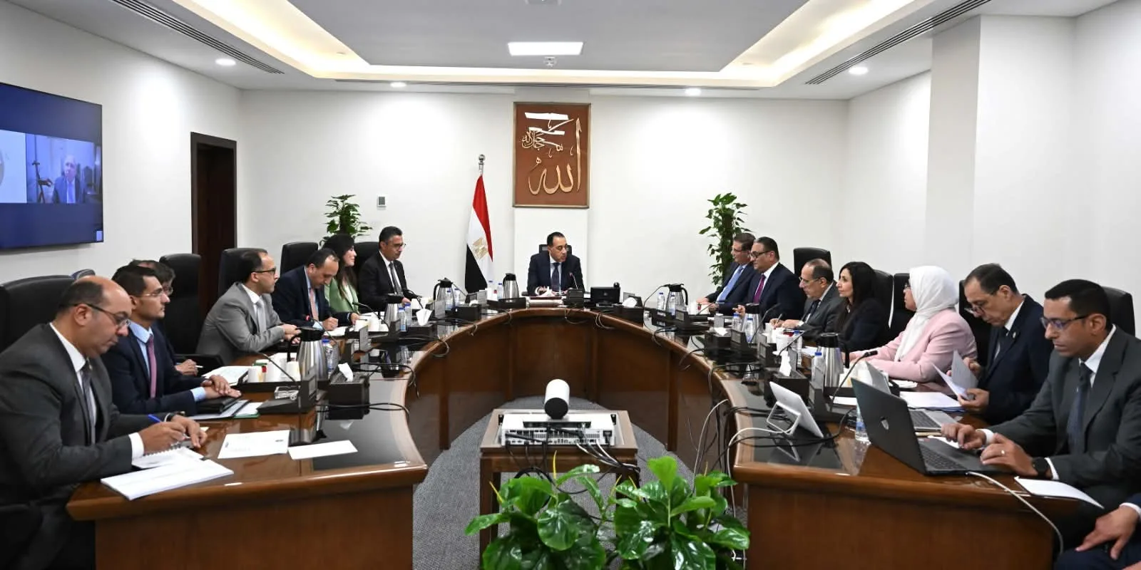 “مدبولي”: تطوير صناعة السكر هو استراتيجية رئيسية للحكومة ونسعى لزيادة الإنتاج الزراعي والصناعي لضمان الأمن الغذائي “مدبولي”: تطوير صناعة السكر هو استراتيجية رئيسية للحكومة ونسعى لزيادة الإنتاج الزراعي والصناعي لضمان الأمن الغذائي