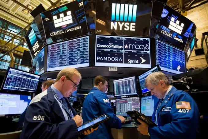 ارتفاع الأسهم الأمريكية اليوم الجمعة.. و”ناسداك” و”S&P 500″ يحققان أرقامًا قياسية جديدة. ارتفاع الأسهم الأمريكية اليوم الجمعة.. و”ناسداك” و”S&P 500″ يحققان أرقامًا قياسية جديدة.