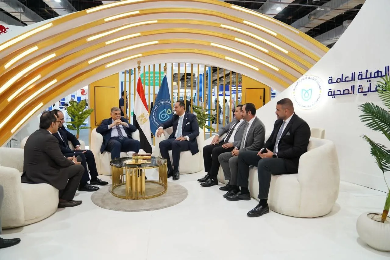 رئيس هيئة الرعاية الصحية يقدم عرضاً عن إنجازات التحول الرقمي خلال مؤتمر Africa Health Excon 2025 بحضور وفود من إفريقيا.