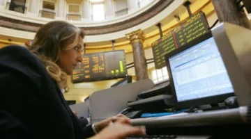البورصة ترتفع بنسبة 2.6%.. و”السوقي” يحقق أرباحاً بقيمة 97 مليار جنيه في الربع الثاني من 2025