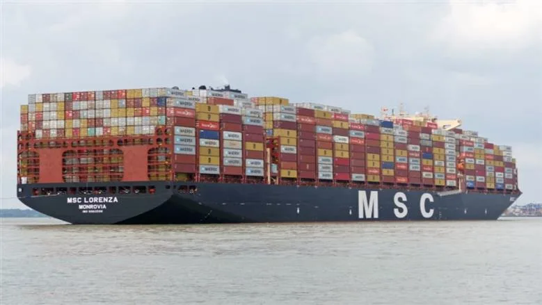 ميناء الإسكندرية يستقبل أكبر سفينة حاويات في تاريخه.. وصول MSC ANNA بحمولة تقترب من 190 ألف طن ميناء الإسكندرية يستقبل أكبر سفينة حاويات في تاريخه.. وصول MSC ANNA بحمولة تقترب من 190 ألف طن