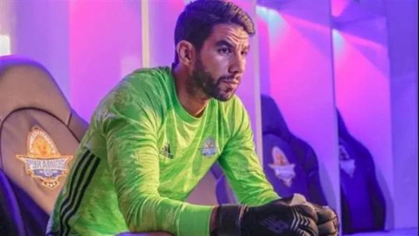 استعدادًا لاعتزال إكرامي.. بيراميدز يزيد من مفاوضاته مع حارس الأهلي السابق استعدادًا لاعتزال إكرامي.. بيراميدز يزيد من مفاوضاته مع حارس الأهلي السابق