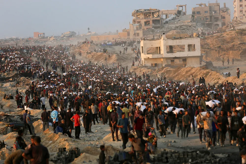 21 شهيدًا جراء إطلاق نار الاحتلال في غزة.. والمذابح مستمرة 21 شهيدًا جراء إطلاق نار الاحتلال في غزة.. والمذابح مستمرة