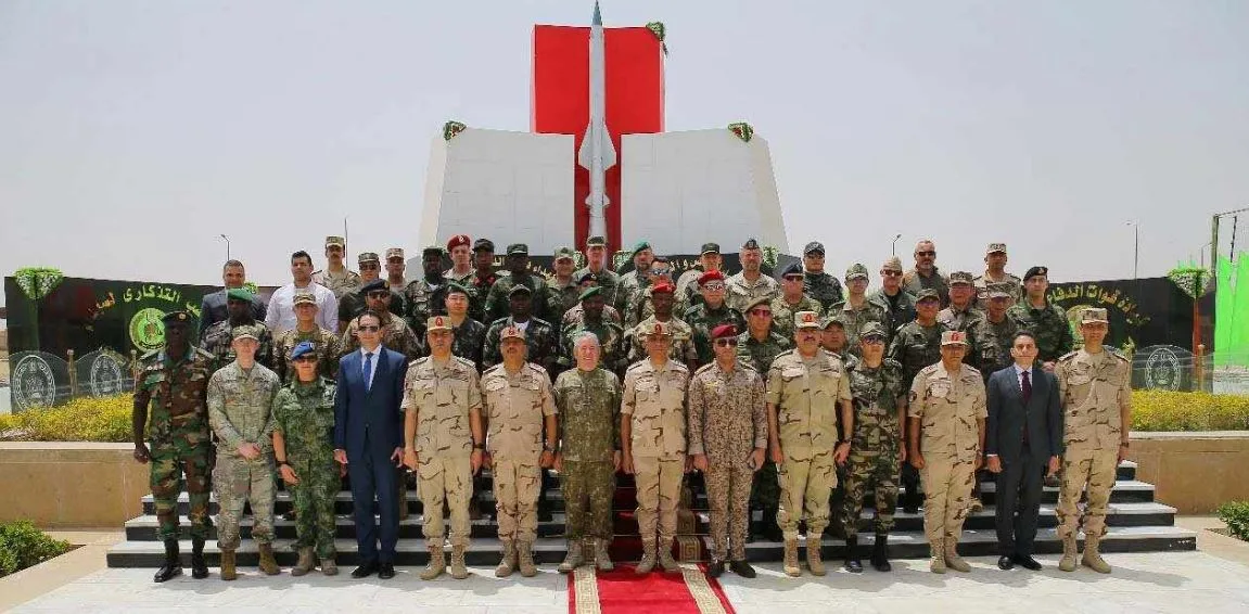الجيش ينظم جولة للملحقين العسكريين العرب والأجانب في عدة منشآت عسكرية