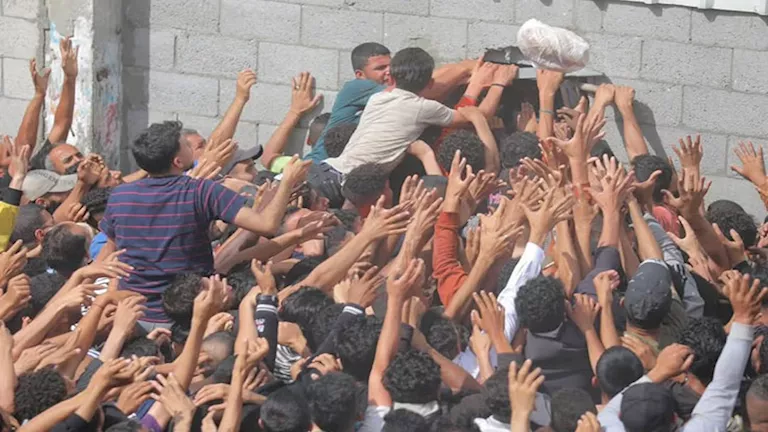 23 شهيدًا وارتفاع عدد المصابين إلى أكثر من 200 نتيجة استهداف الاحتلال للمدنيين في رفح 23 شهيدًا وارتفاع عدد المصابين إلى أكثر من 200 نتيجة استهداف الاحتلال للمدنيين في رفح
