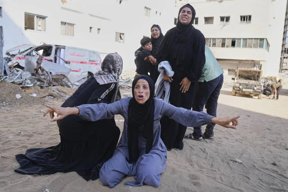 23 قتيلاً في غزة بنيران إسرائيلية، بينهم 16 ضحية خلال ‘كمائن المساعدات’ 23 قتيلاً في غزة بنيران إسرائيلية، بينهم 16 ضحية خلال ‘كمائن المساعدات’