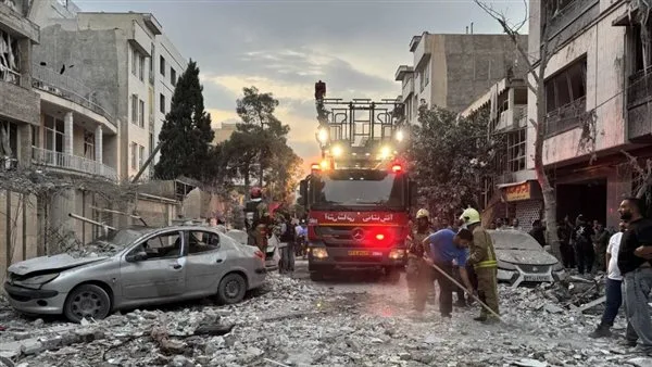 سمير فرج: الضربات الإسرائيلية لم تحقق أهدافها وإيران حققت انتصاراً بالطائرات بدون طيار. سمير فرج: الضربات الإسرائيلية لم تحقق أهدافها وإيران حققت انتصاراً بالطائرات بدون طيار.
