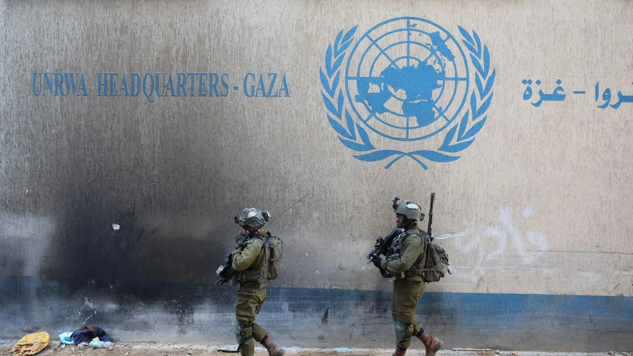 الأونروا: fatalities and injuries among 50,000 Palestinian children in Gaza since October 7, 2023 الأونروا: fatalities and injuries among 50,000 Palestinian children in Gaza since October 7, 2023