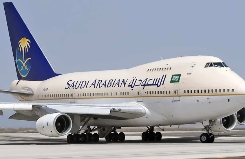 وفاة قائد طائرة سعودية خلال رحلة من جدة إلى لندن مما استدعى الهبوط الاضطراري في القاهرة وفاة قائد طائرة سعودية خلال رحلة من جدة إلى لندن مما استدعى الهبوط الاضطراري في القاهرة