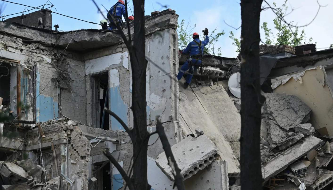 3 fatalities in northeastern Ukraine due to Russian strikes. 3 fatalities in northeastern Ukraine due to Russian strikes.
