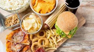 3 أطعمة معروفة قد تؤثر سلبًا على صحة الكبد.. كن حذرًا