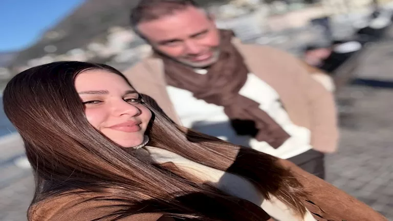 3 صور لحازم وابنته احتفالاً بهذه المناسبة