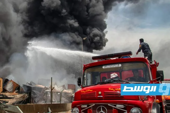 3 وفيات و10 مصابين في حريق بمجمع للبتروكيماويات في إيران