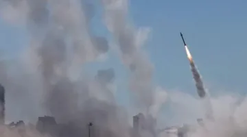إيران ترد على إسرائيل بصواريخ باليستية فائق السرعة وأخرى تفوق سرعتها سرعة الصوت.