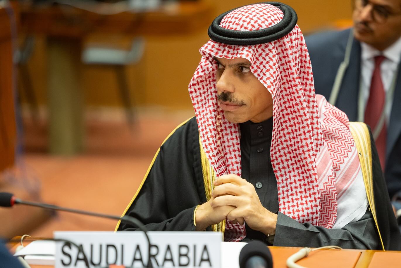 وزير الخارجية السعودي يتناقش مع نظيره البريطاني حول التطورات في المنطقة