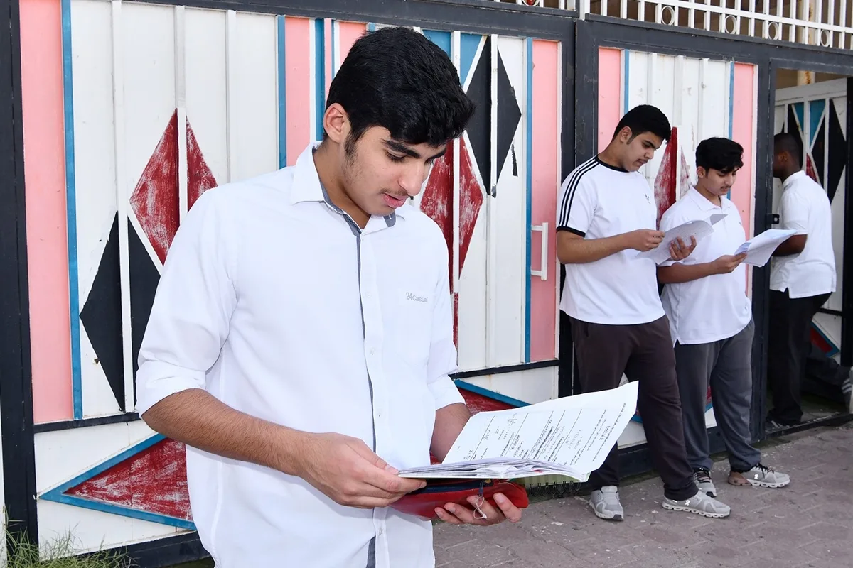 اختبارات الثانوية العامة تبدأ غداً بمشاركة أكثر من 42 ألف طالب وطالبة اختبارات الثانوية العامة تبدأ غداً بمشاركة أكثر من 42 ألف طالب وطالبة